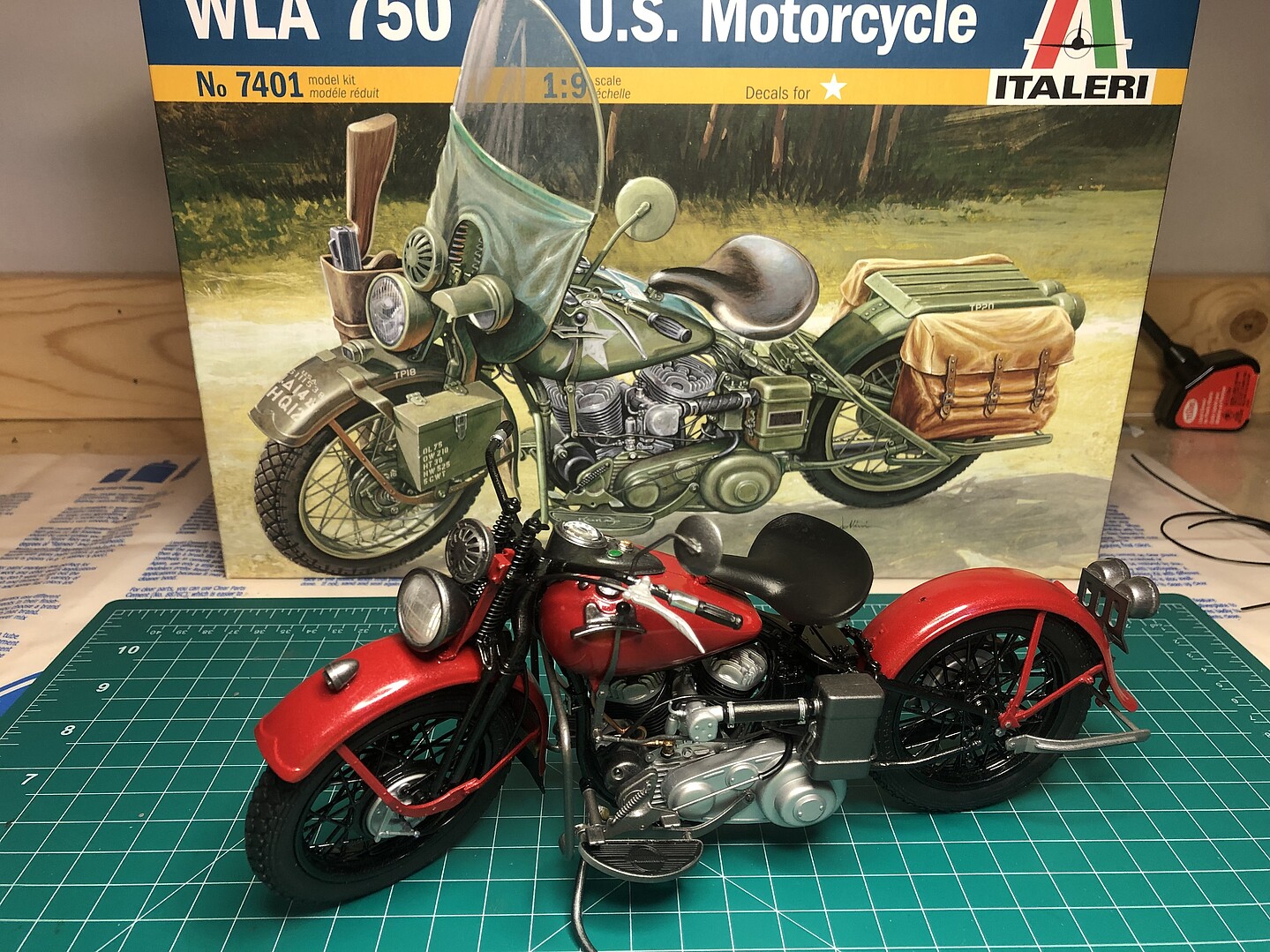 Italeri US Army WWII Motorcycle WLA-45 Plastic Model Motorcycle 1/9 Scale  #07401