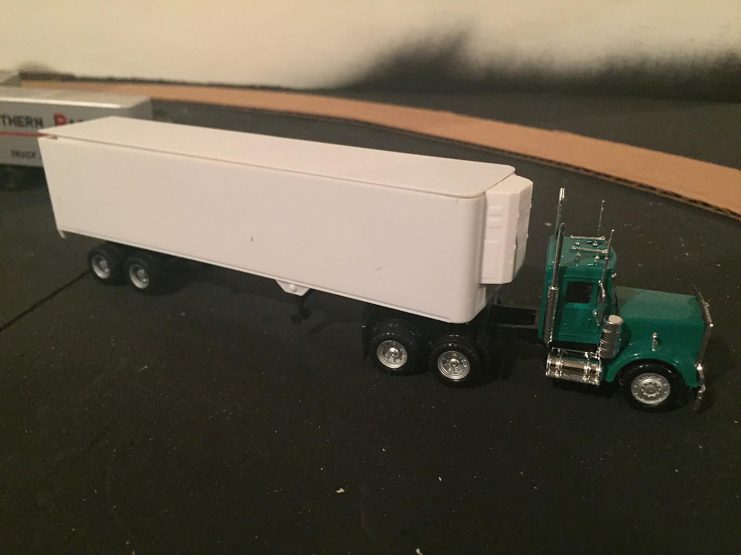 Herpa Semi Trailer (No Tractor) - 40' Reefer Trailer HO Scale Model  Railroad Vehicle #5271