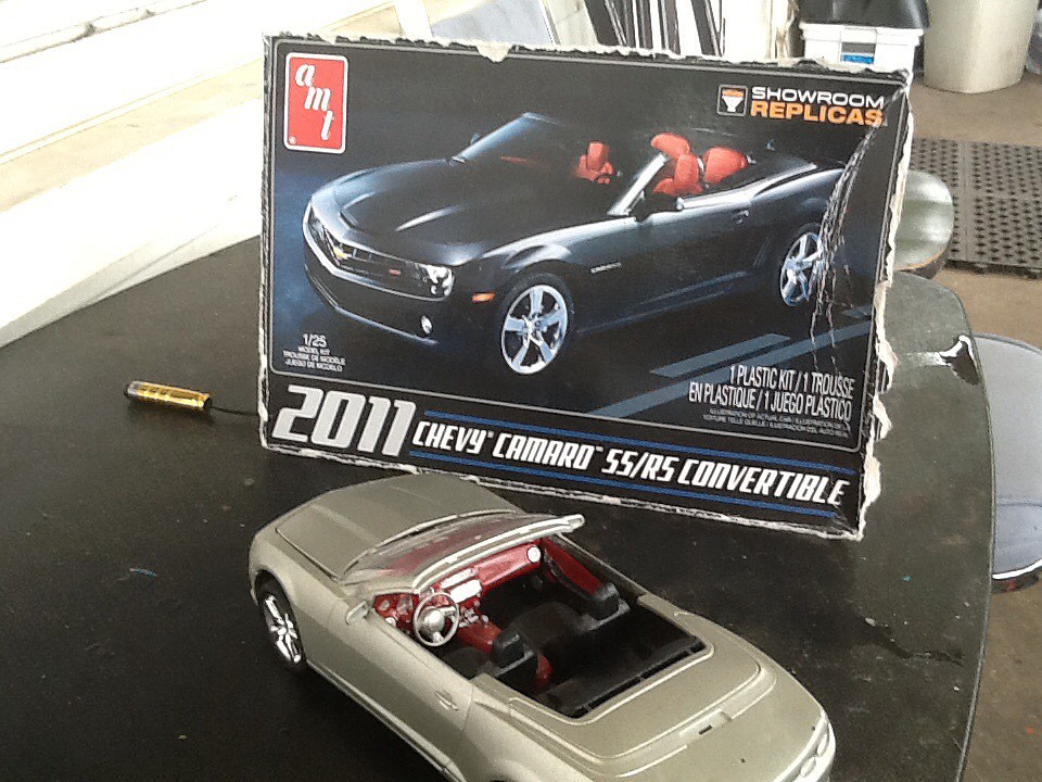 2011 CAMARO CONVERTIBLE SS/RS -- Plastic Model Car Kit -- 1/25 Scale ...