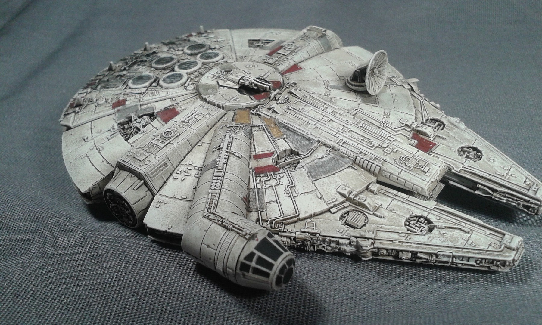 empire strikes back millennium falcon toy