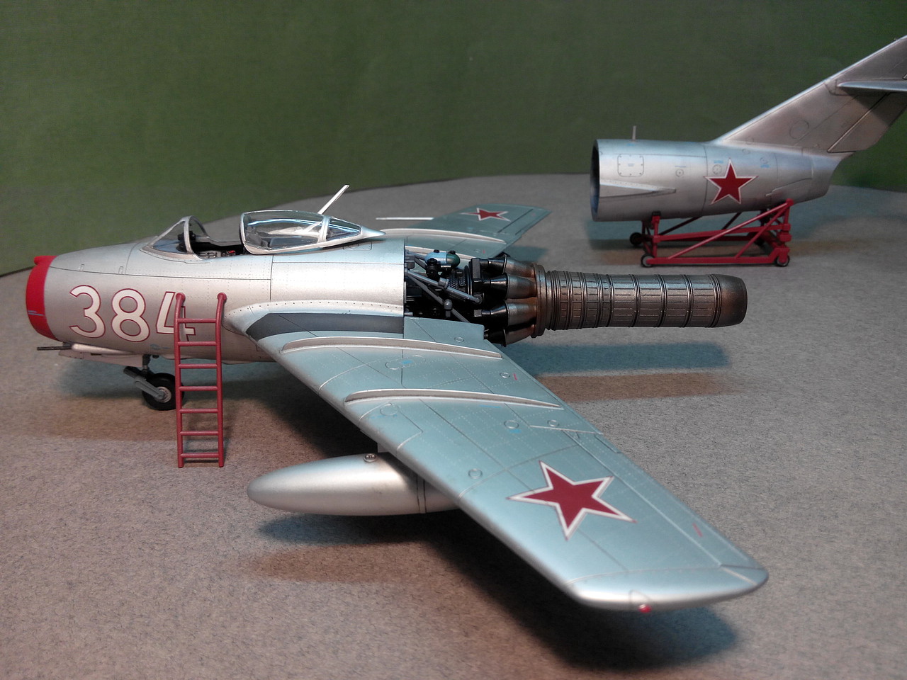 mig15-bis-fagot-b-fighter-aircraft-plastic-model-airplane-kit-1