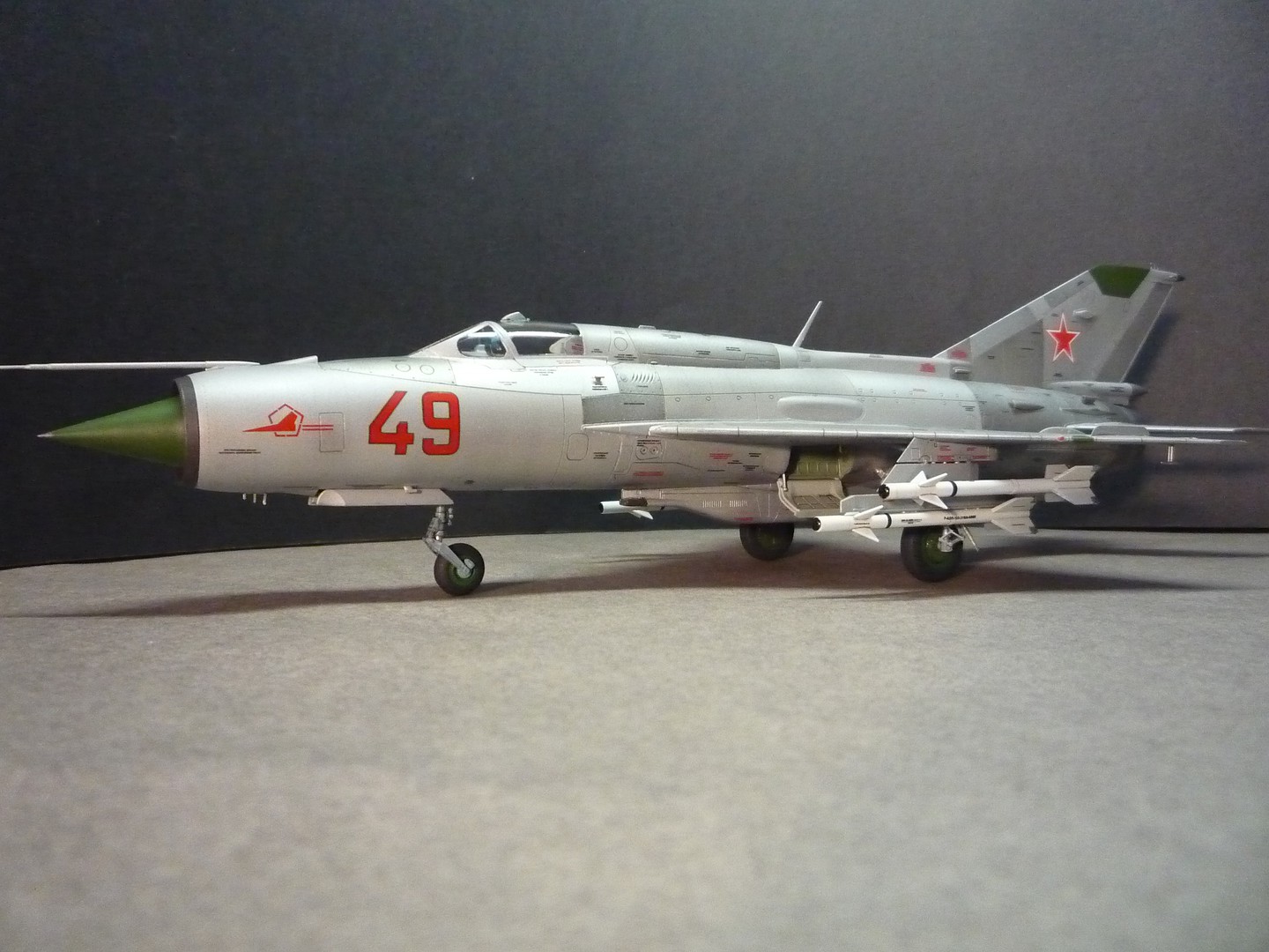 MiG21 PFM Fighter (Profi-Pack) -- Plastic Model Airplane Kit -- 1/48 ...