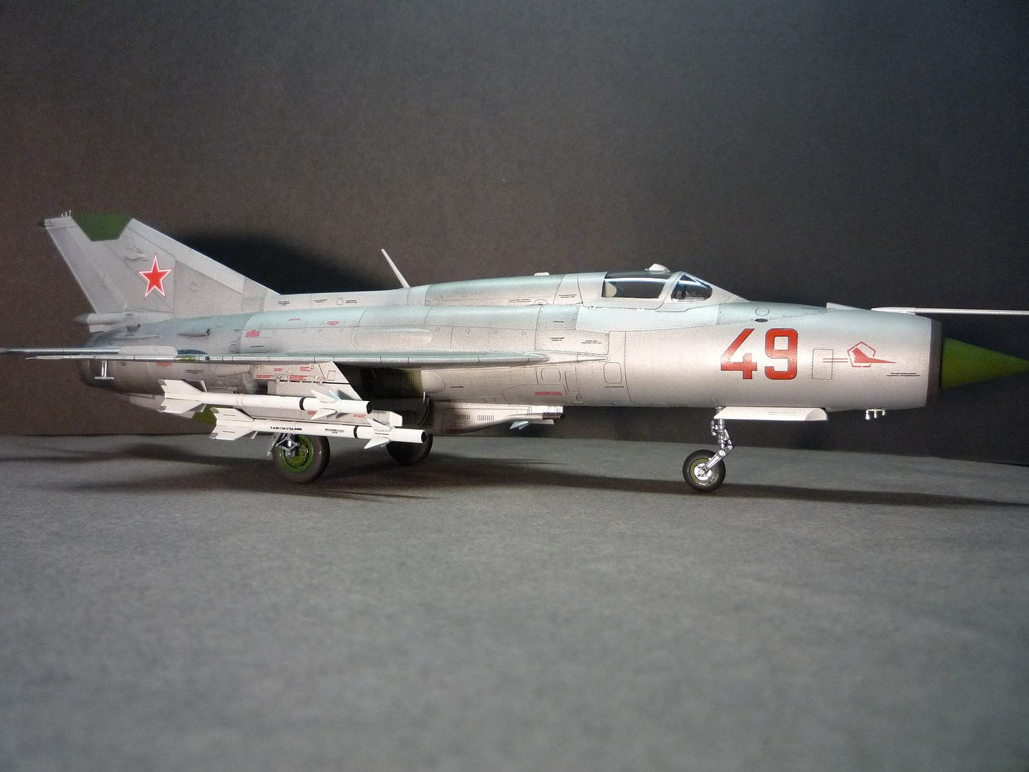 MiG21 PFM Fighter (Profi-Pack) -- Plastic Model Airplane Kit -- 1/48 ...