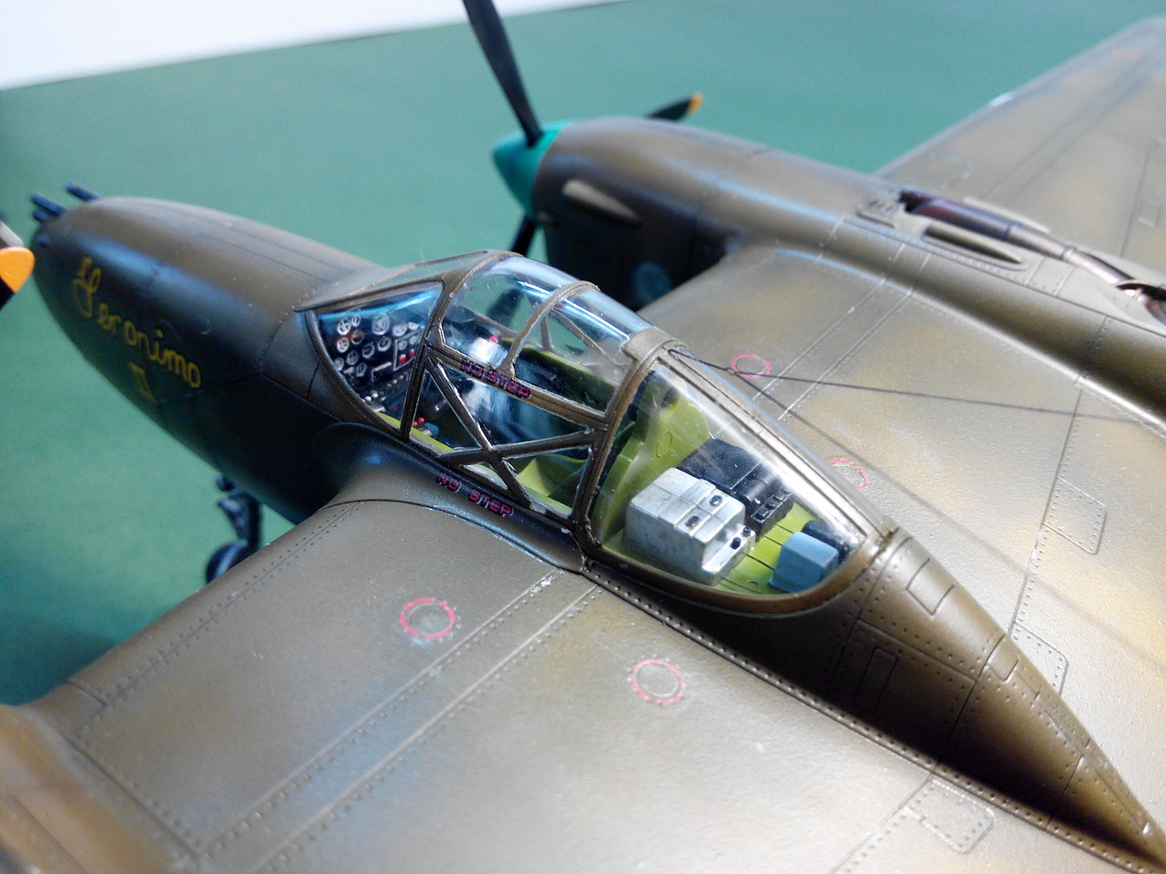 Hobbyboss Kit Modello P-38L-5-LO Lightning Scala 1:48 – Aereo Caccia WWII Da Montare