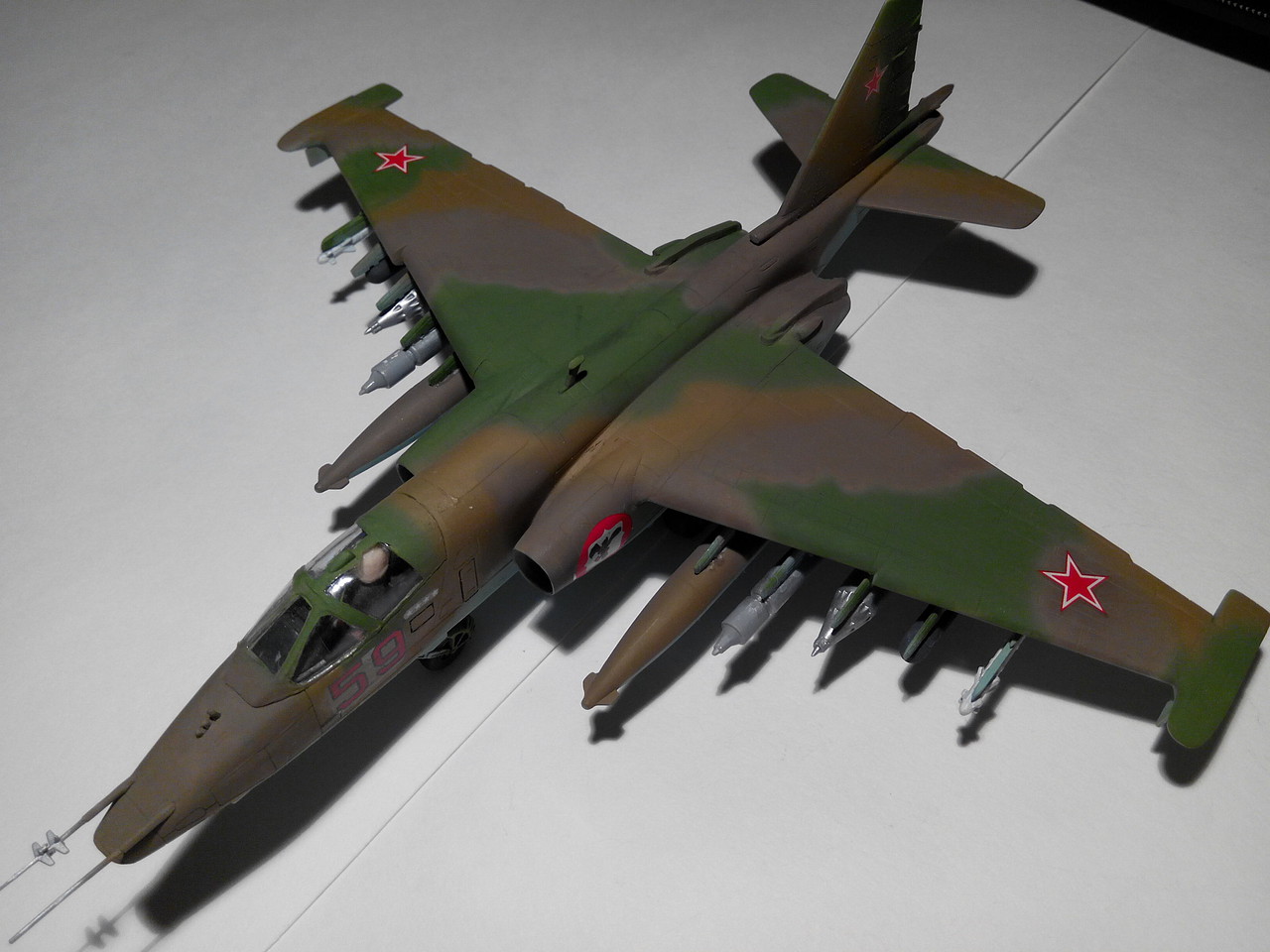 Sukhoi SU-25 Frogfoot -- 1/72 Scale Plastic Model Airplane -- #7227 ...