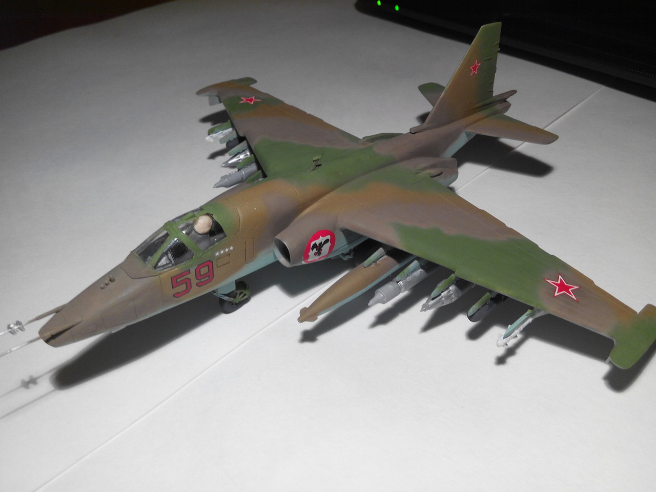 Sukhoi SU-25 Frogfoot -- 1/72 Scale Plastic Model Airplane -- #7227 ...