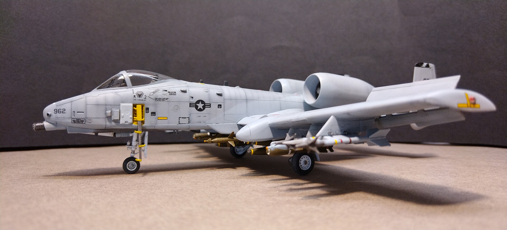 Italeri A-10 Thunderbolt II ''Gulf War'' Plastic Model Airplane