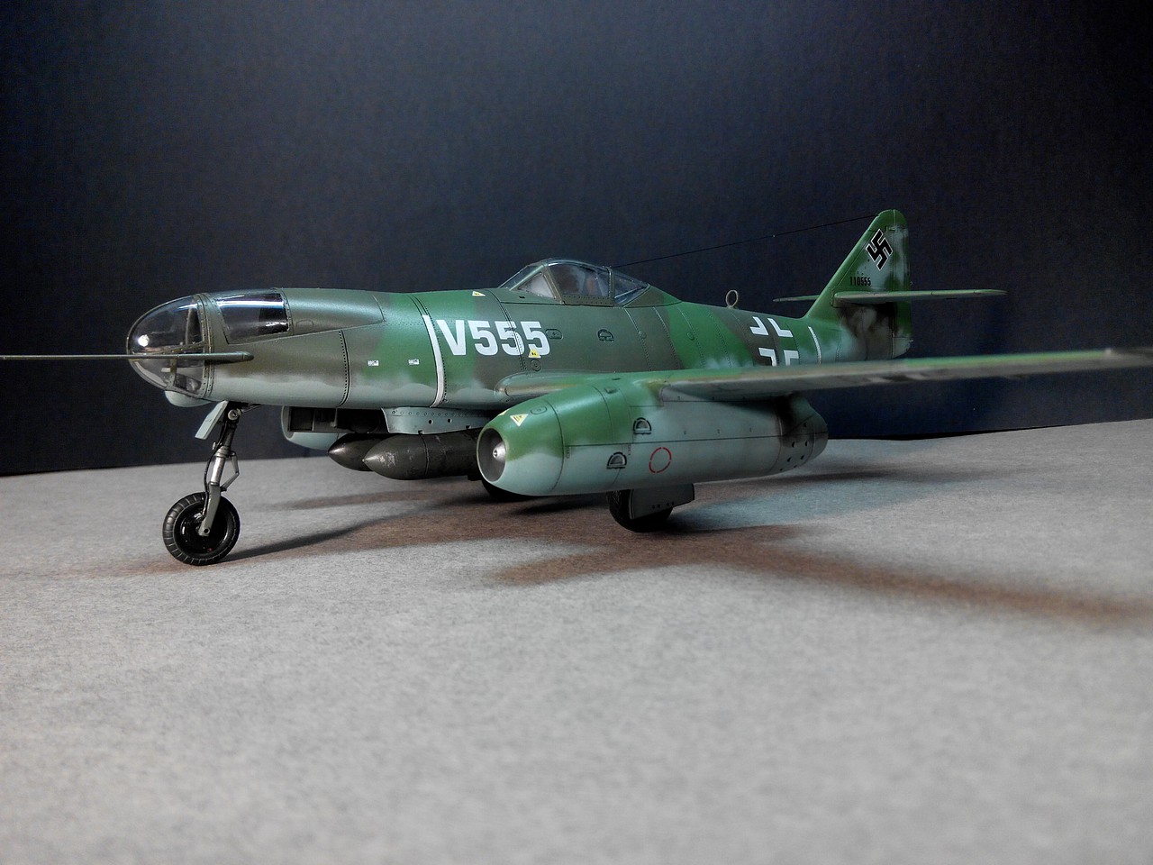 Gallery Pictures HobbyBoss German ME262A/U2 Fighter Plastic Model Airplane Kit 1/48 Scale 80377
