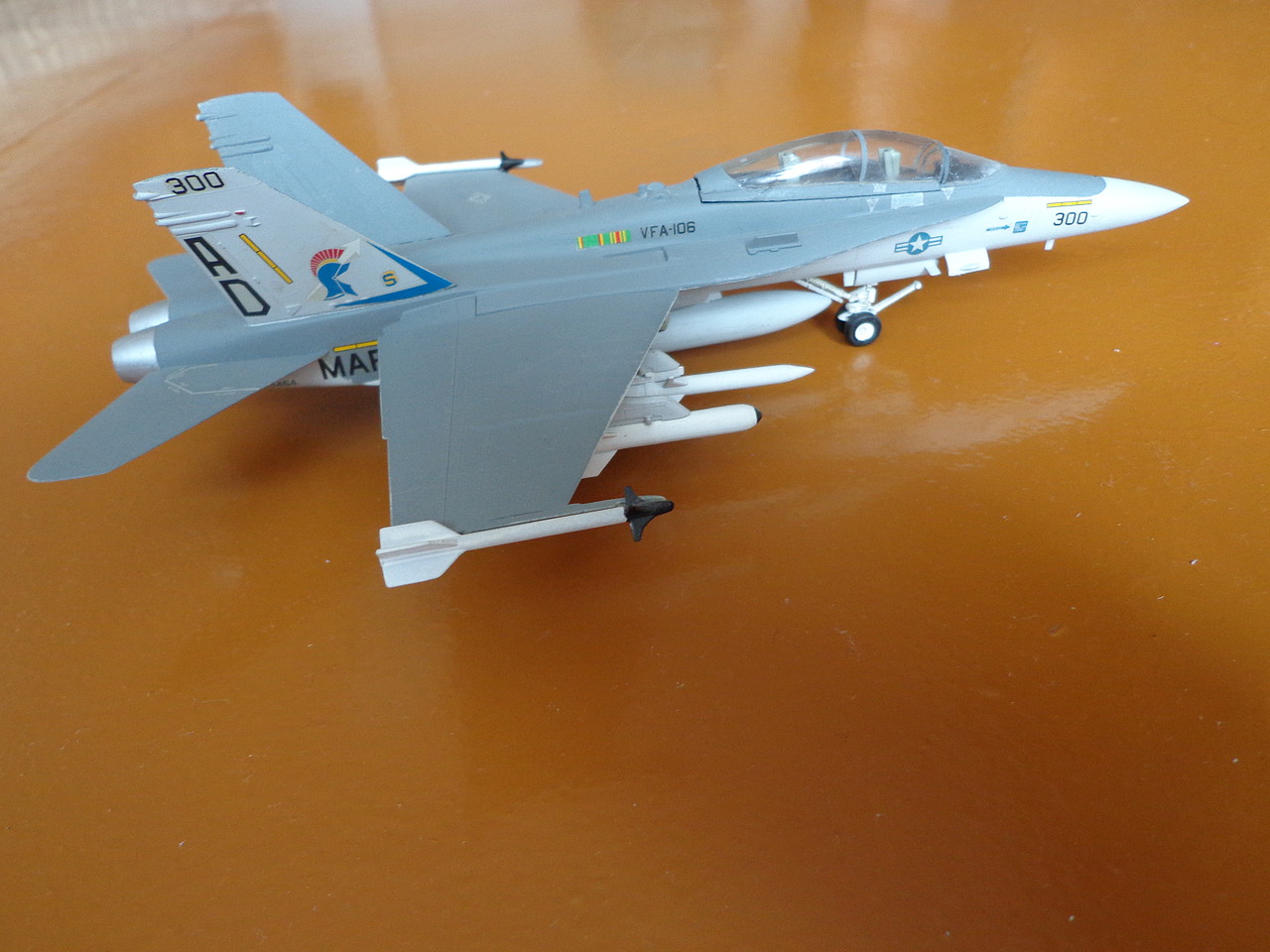 italeri maquette avion 0016 F/A-18 C/D Wild Weasel 1/72