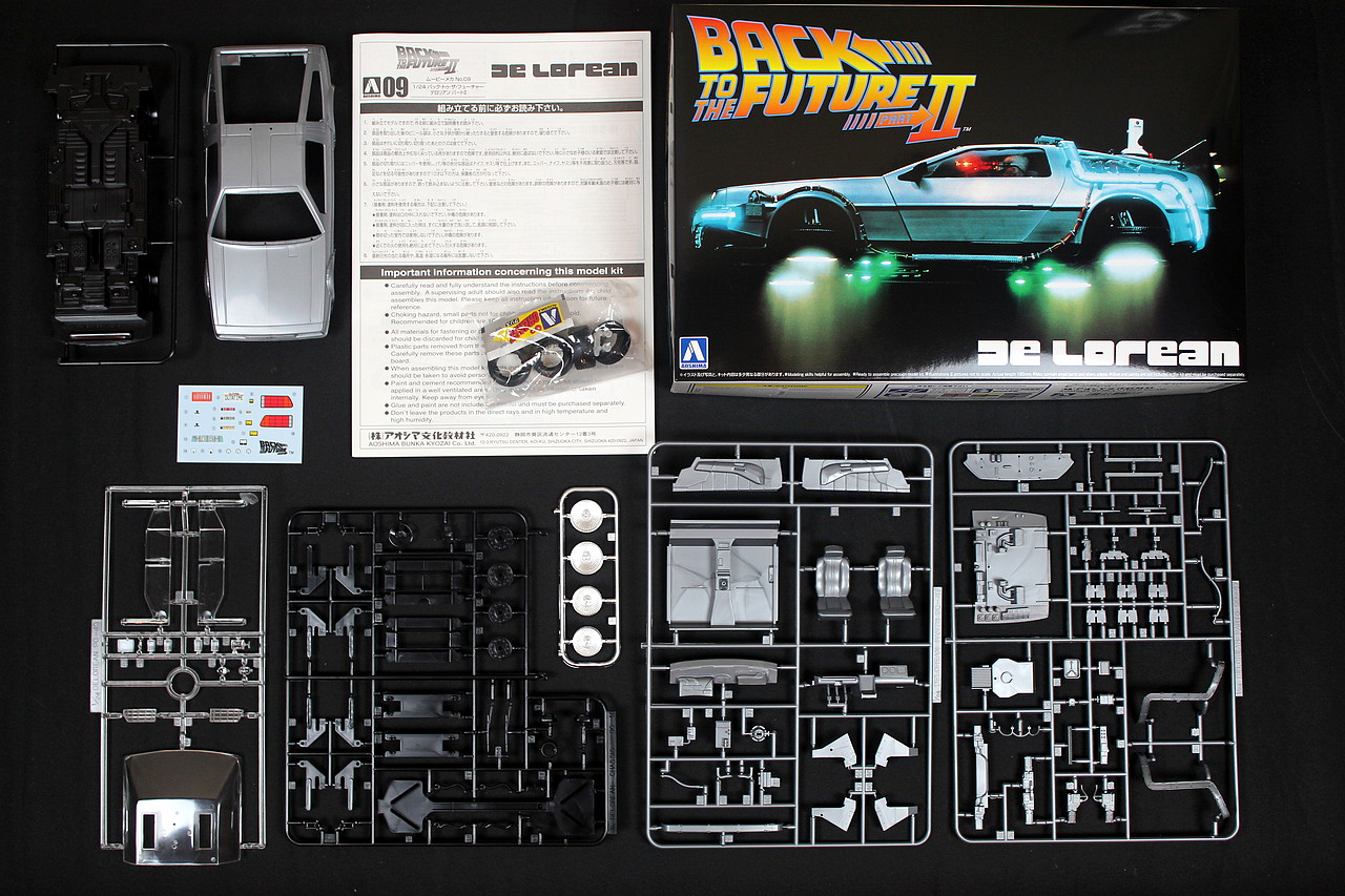 DeLorean From Back to the Future II -- Plastic Model Car -- 1/24 Scale ...