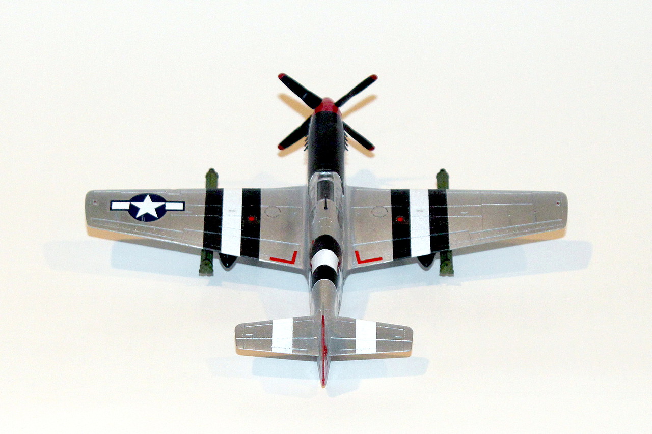 P51B Mustang Fighter -- Plastic Model Airplane Kit -- 1/72 Scale ...