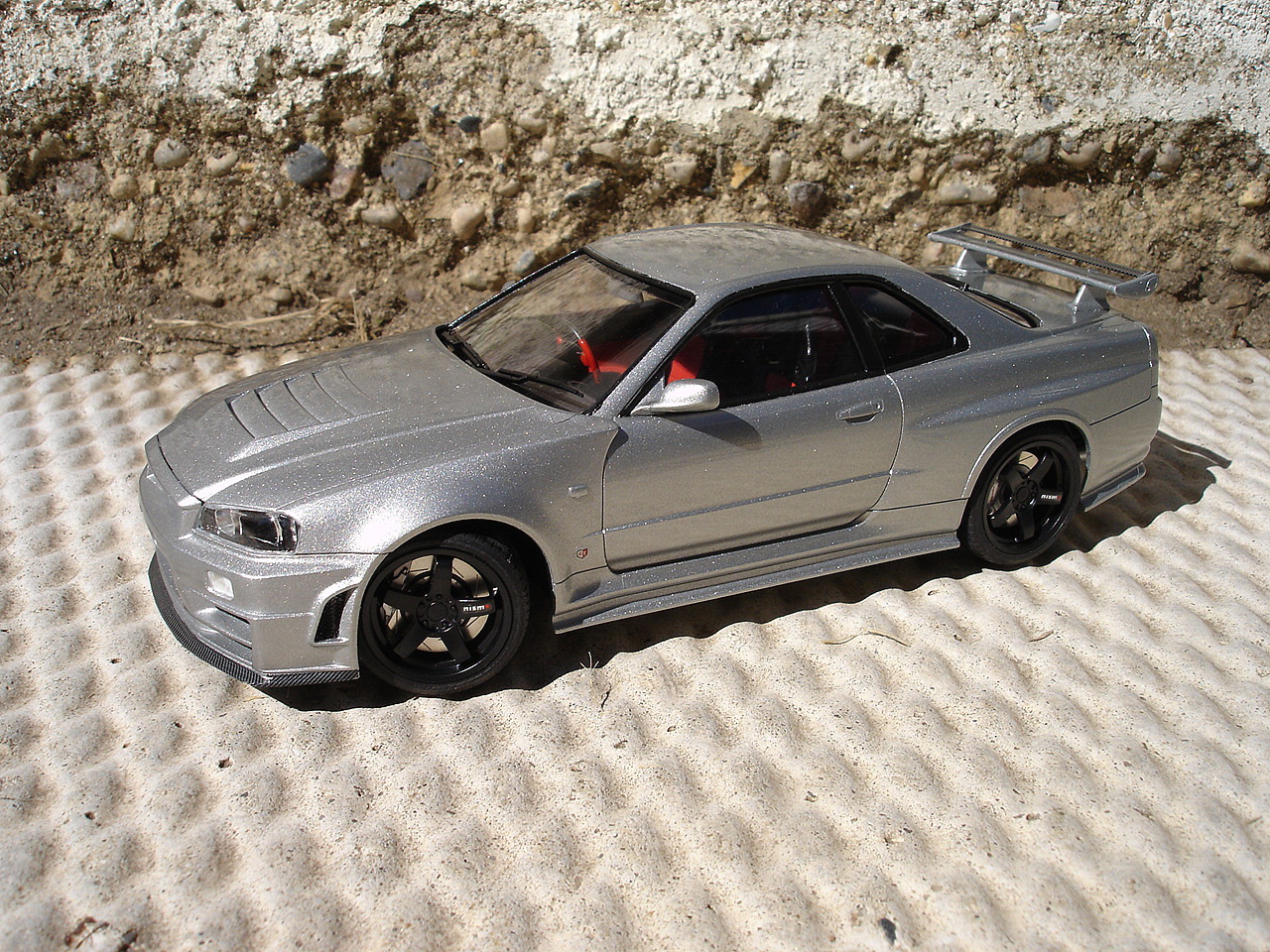 Tamiya Nissan Skyline GT-R R34 - Nismo Z-Tune 1/24 Scale Model Kit 24282