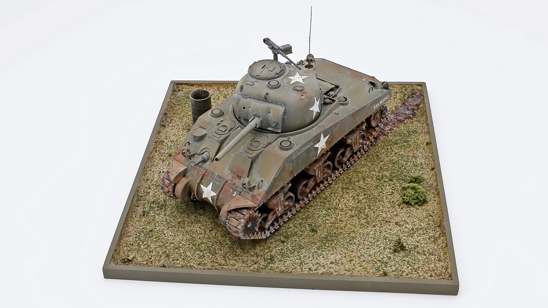 Us Medium Tank M4a3e8 Sherman Easy Eight Plastic Model Tank Kit