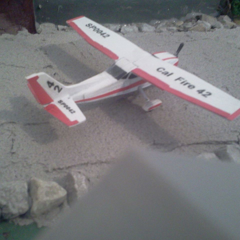 Cessna 172 (wooden kit) -- HO Scale Model Railroad Vehicle -- #1076 ...