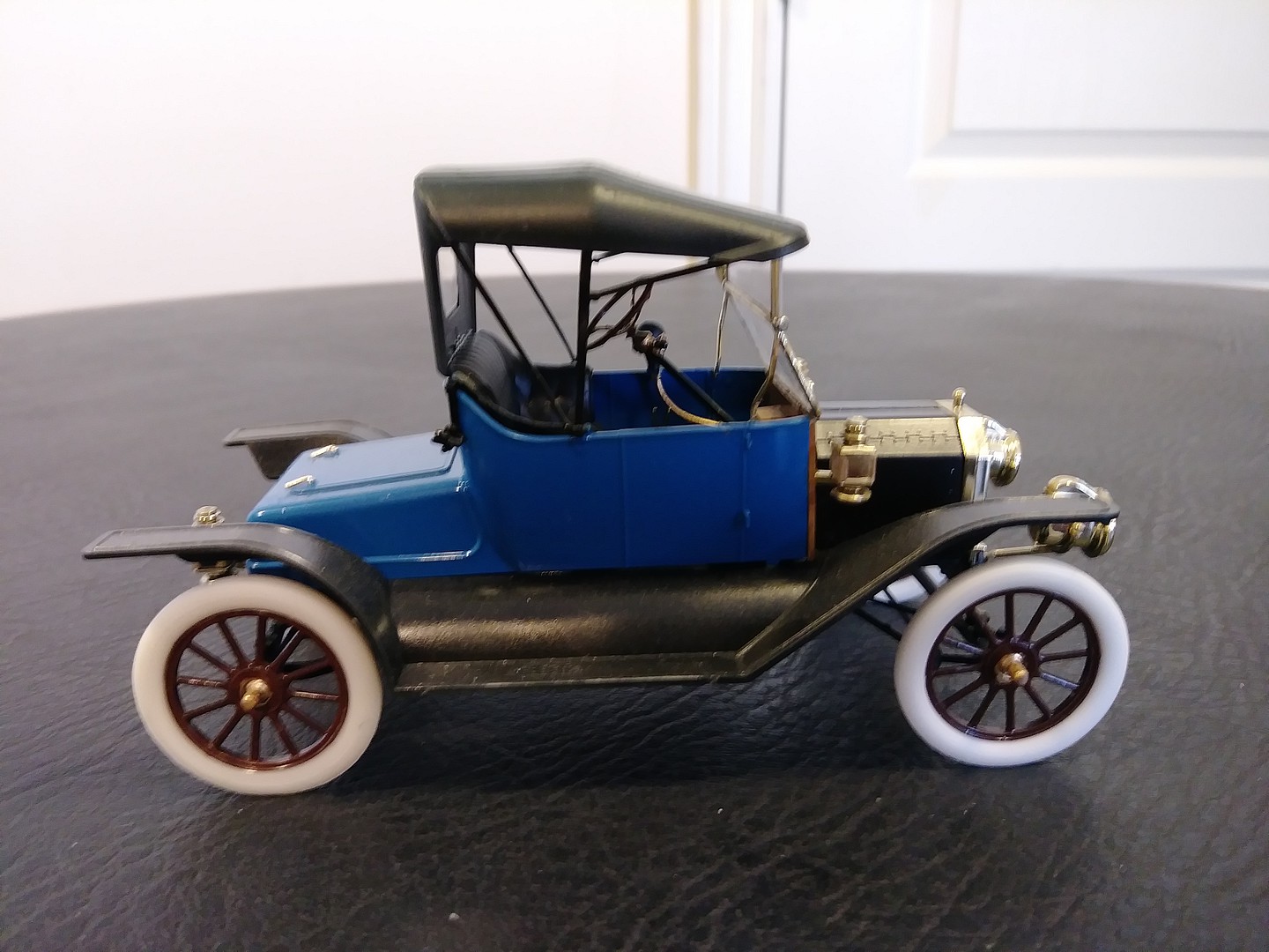 Model T 1913 Roadster American Passenger Car -- Plastic Model Car Kit ...