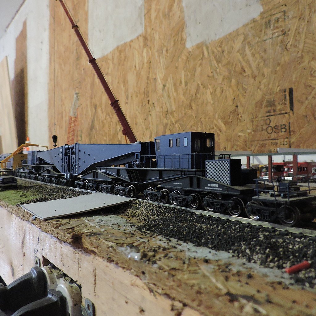 Spectrum 380Ton Schnabel Car Blue/Black HO Scale Model Train