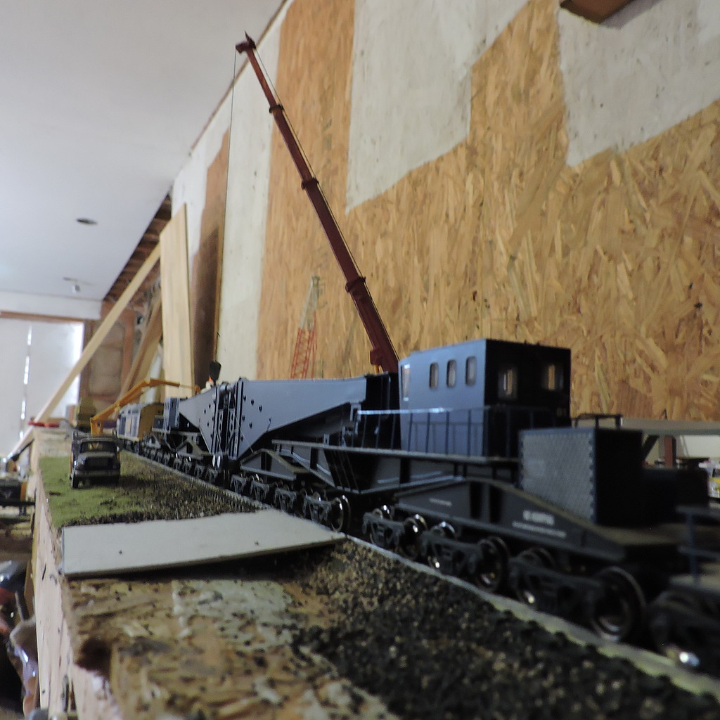 Spectrum 380Ton Schnabel Car Blue/Black HO Scale Model Train