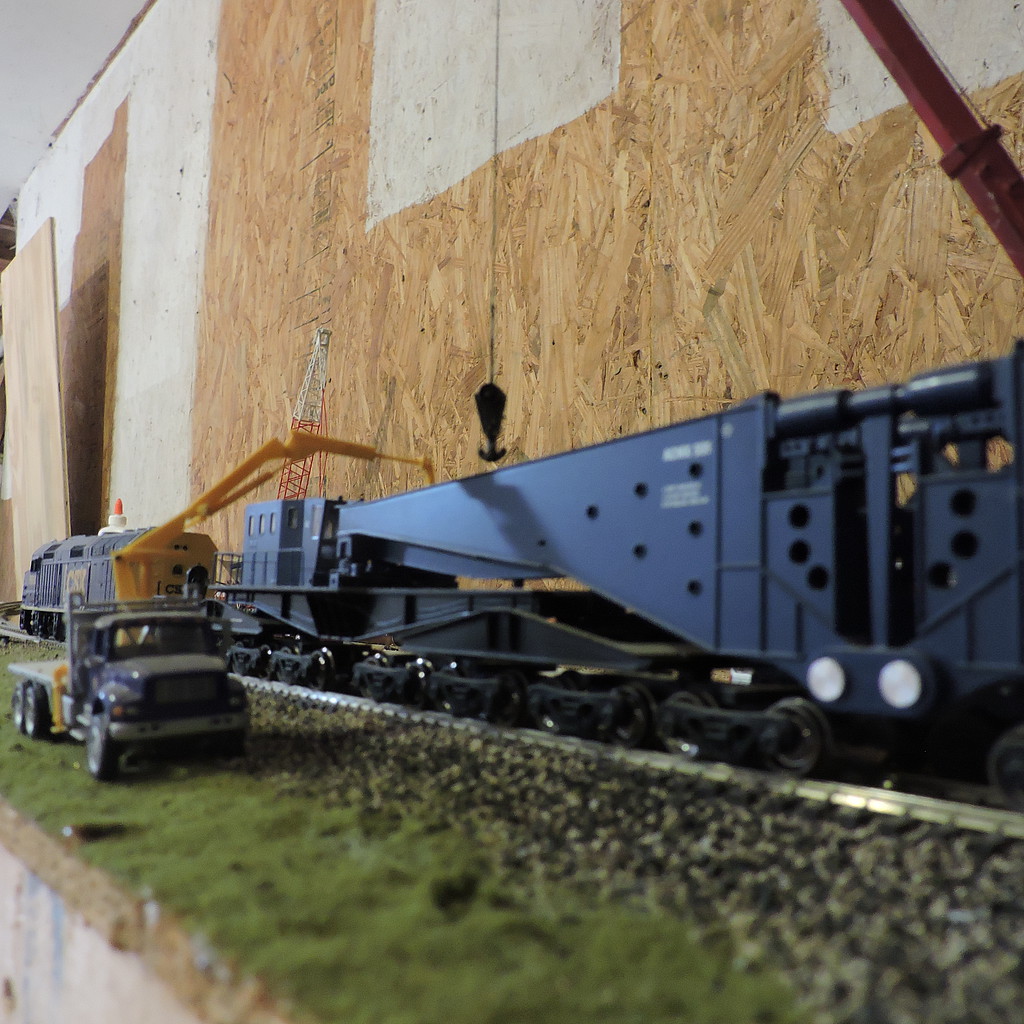 Spectrum 380Ton Schnabel Car Blue/Black HO Scale Model Train