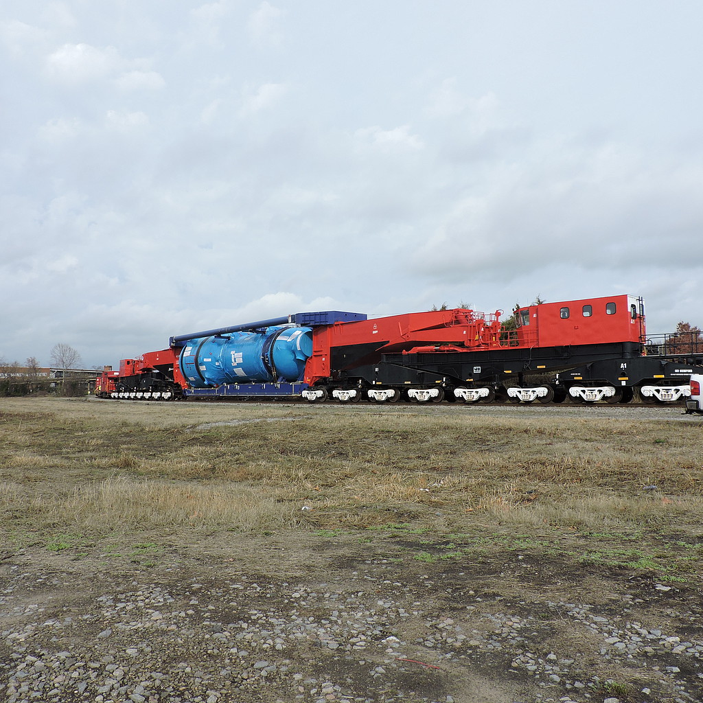 Spectrum 380Ton Schnabel Car Blue/Black HO Scale Model Train