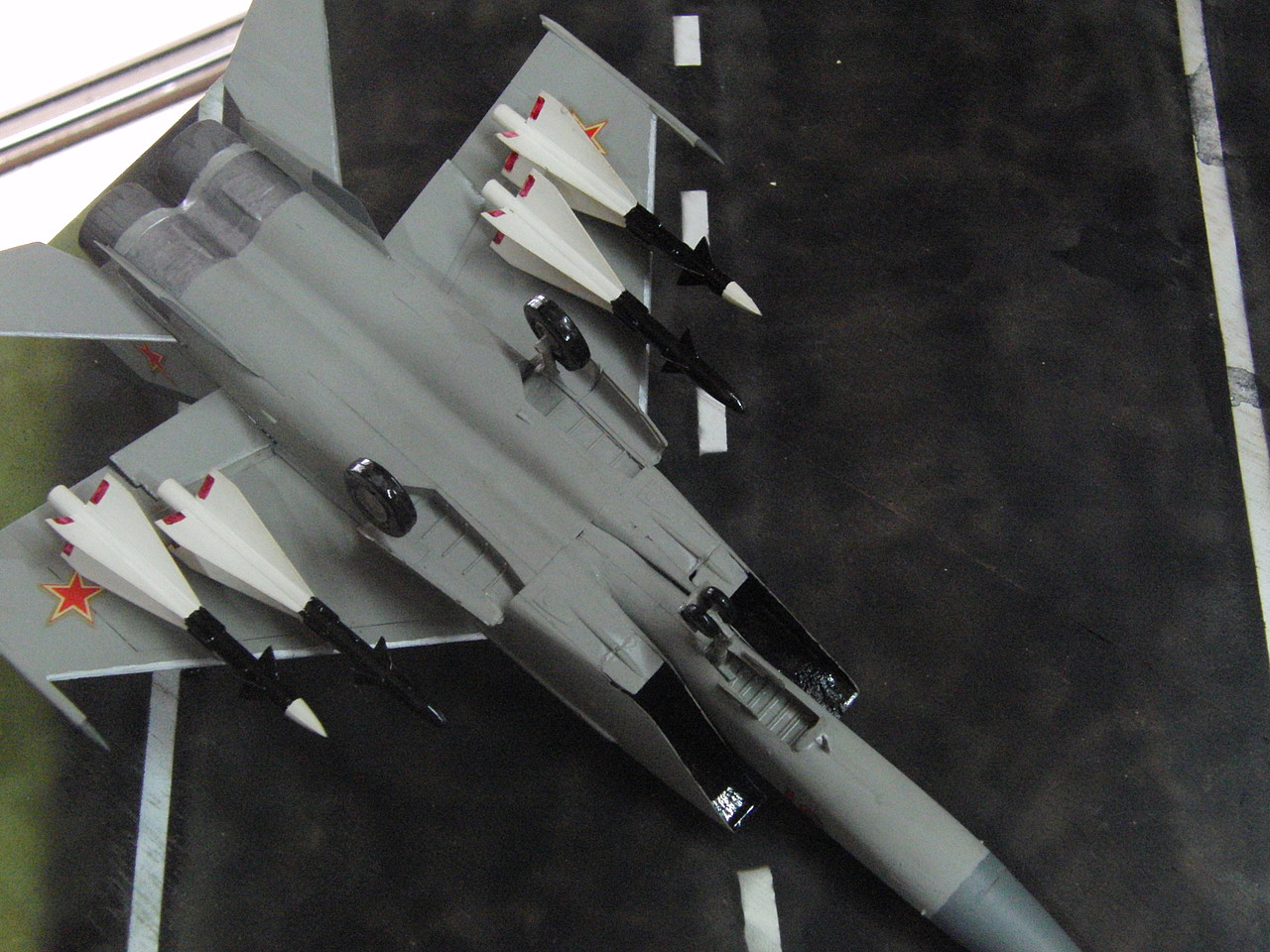 Mig-25 Foxbat -- Plastic Model Airplane Kit -- 1/72 Scale -- #00434 ...