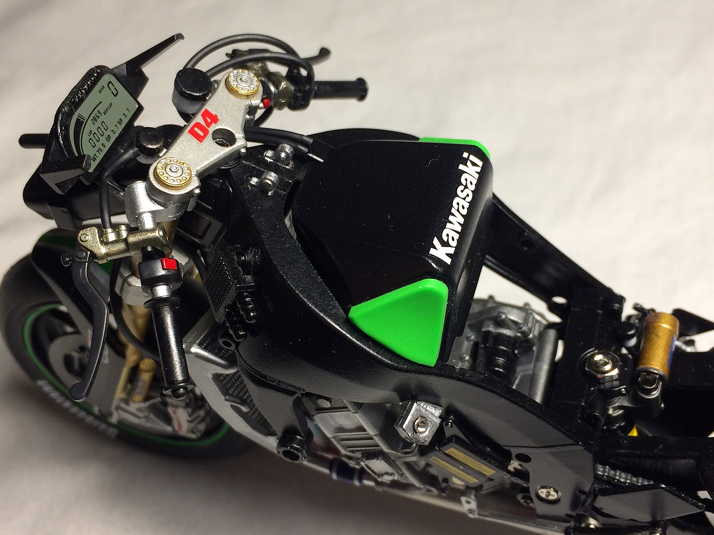 Tamiya Model Kit XXX: Randy De Puniet's 2006 Kawasaki Ninja
