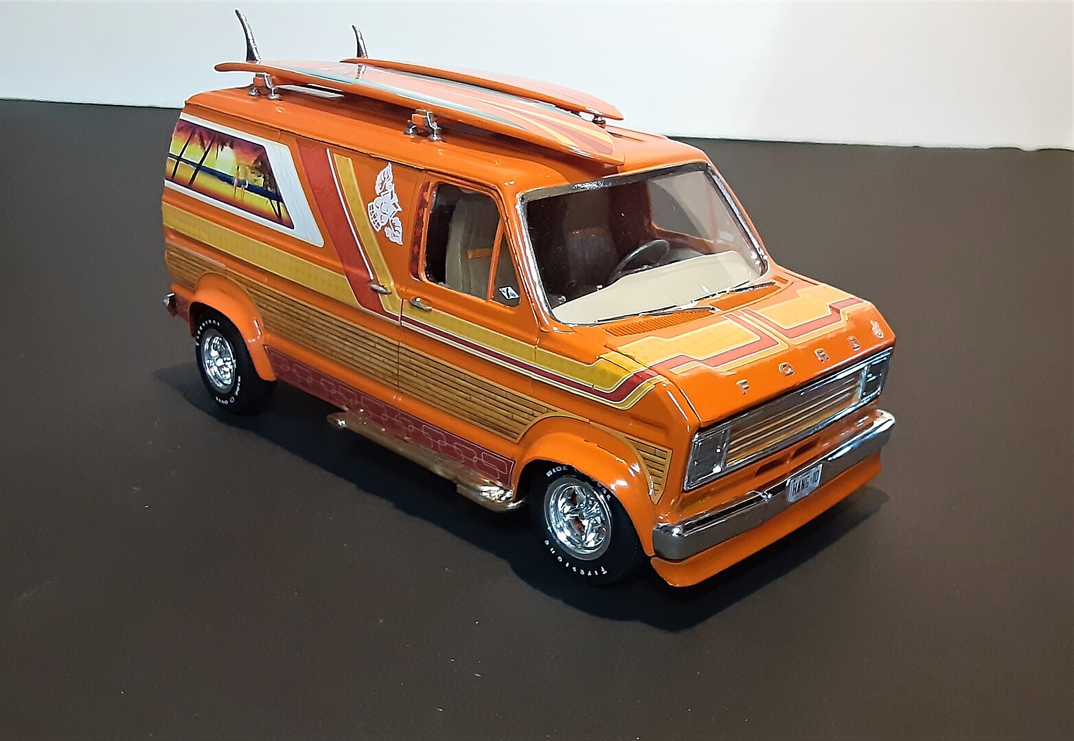 1977 Ford Surfer Van -- Plastic Model Car Vehicle Kit -- 1/25 Scale ...