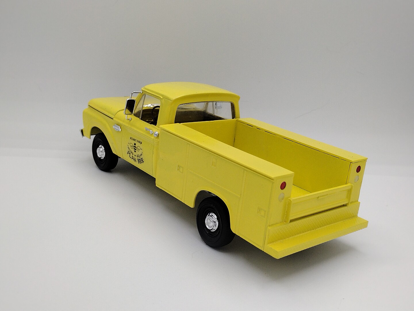 1965 Ford F100 Service Truck (Ltd Prod) -- Plastic Model Truck Kit -- 1 ...