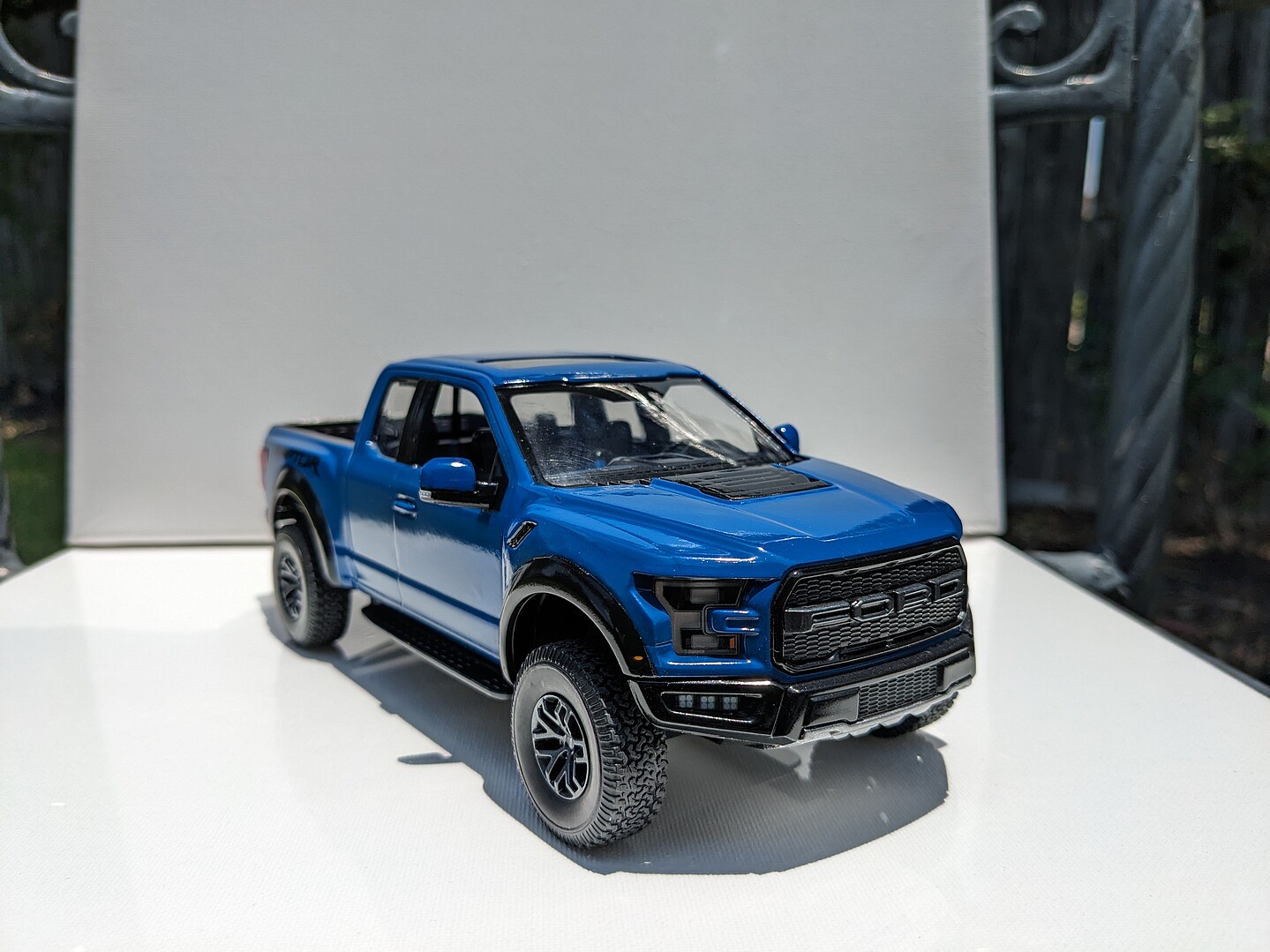 Skill 1 Model Kit Ford F-150 Raptor Blue Snap Together By Airfix