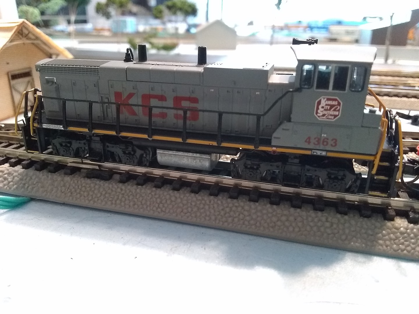 Gallery Pictures Atlas EMD MP15DC DCC Kansas City Southern 4363 N Scale ...