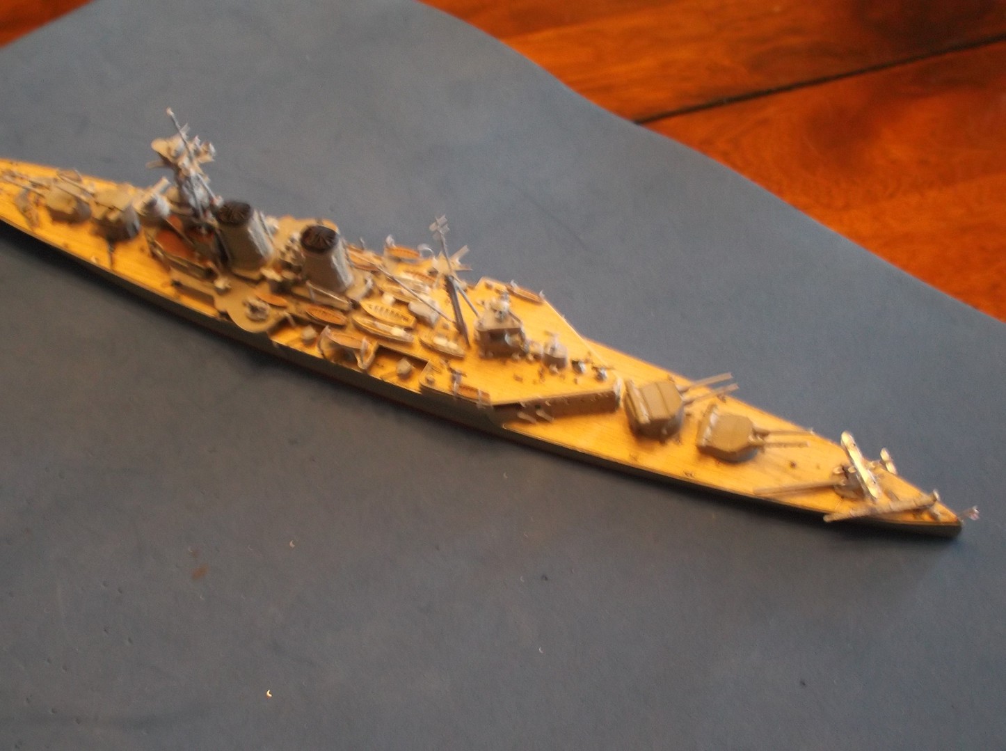 HMS Hood British Battleship 1931 -- Plastic Model Military Ship -- 1/ ...