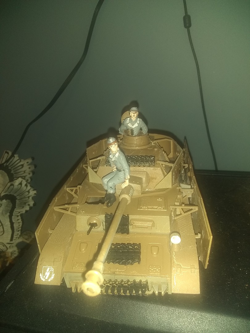 Panzer IV Plastic Model Tank Kit 1/32 Scale 857861 pictures