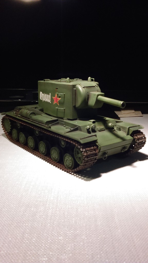 Soviet KV2 Heavy Tank Plastic Model Tank Kit 1/35 Scale 3608