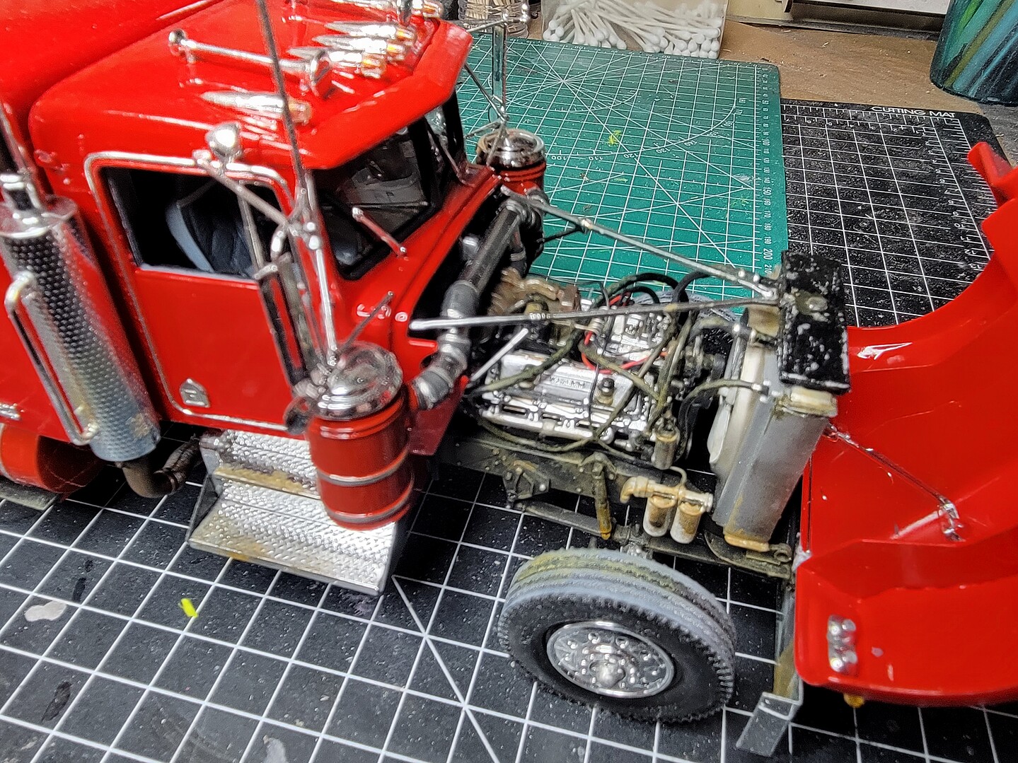 48' Cambered Trailer Plastic Model Vehicle Kit 1/25 Scale