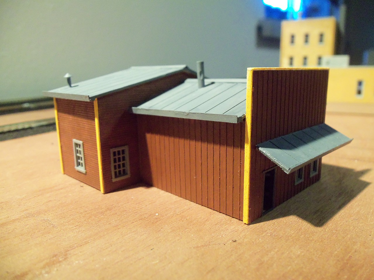 LaBosky's Auto Repair Kit Model Railroad Building N Scale 140