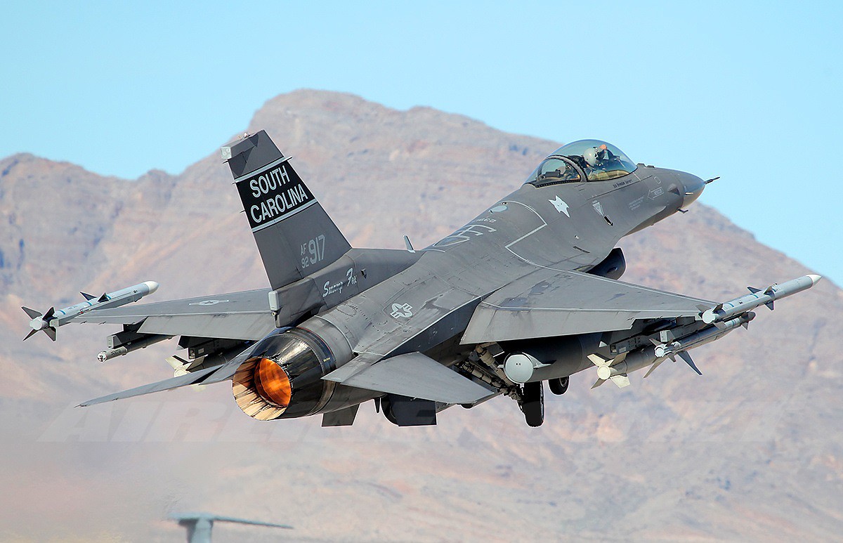 Lockheed F16C Block 25/32 Jet Fighting Falcon Plastic Model