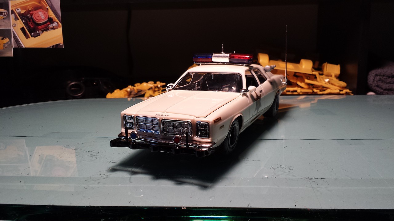 Roscoe's Dodge Monaco Police Car Plastic Model Car Kit 1/25 Scale